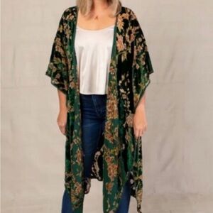 Natural life Emerald Floral velvet kimoro